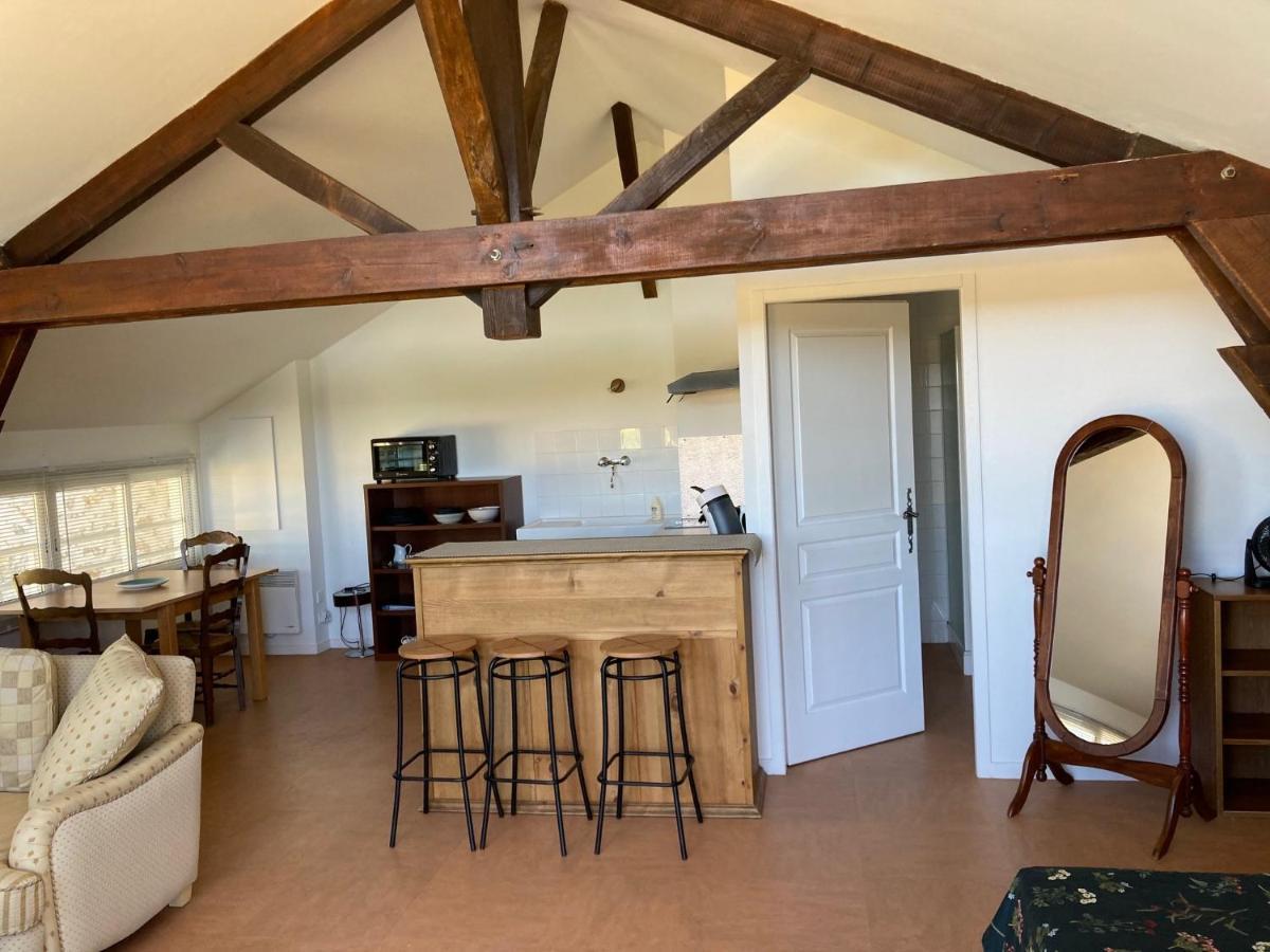 Gites Le Mathelin Lamothe-Montravel Exterior photo
