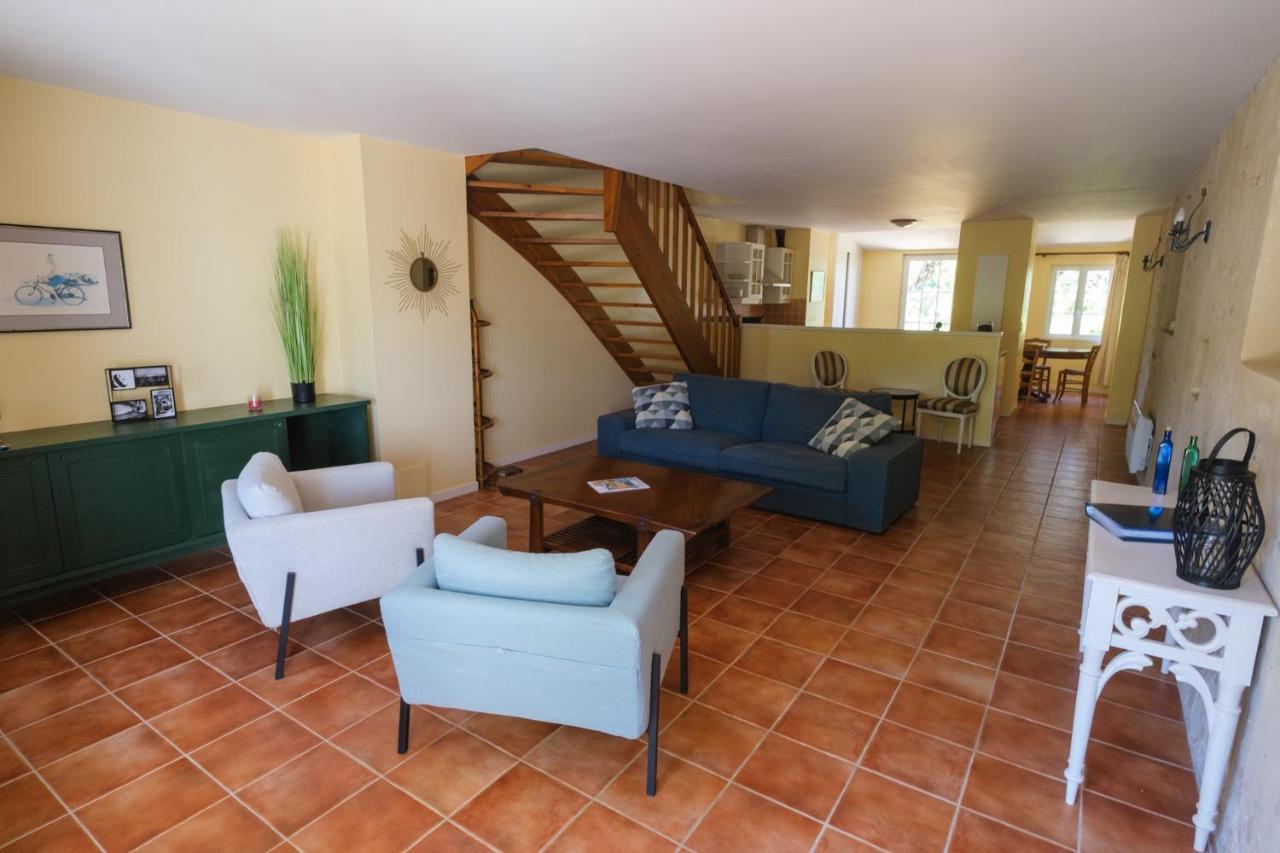 Gites Le Mathelin Lamothe-Montravel Exterior photo