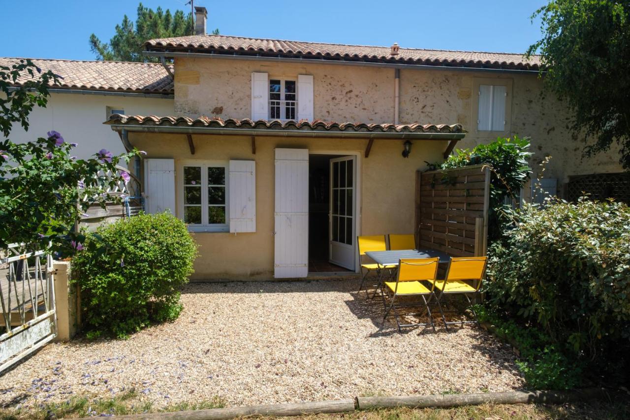 Gites Le Mathelin Lamothe-Montravel Exterior photo