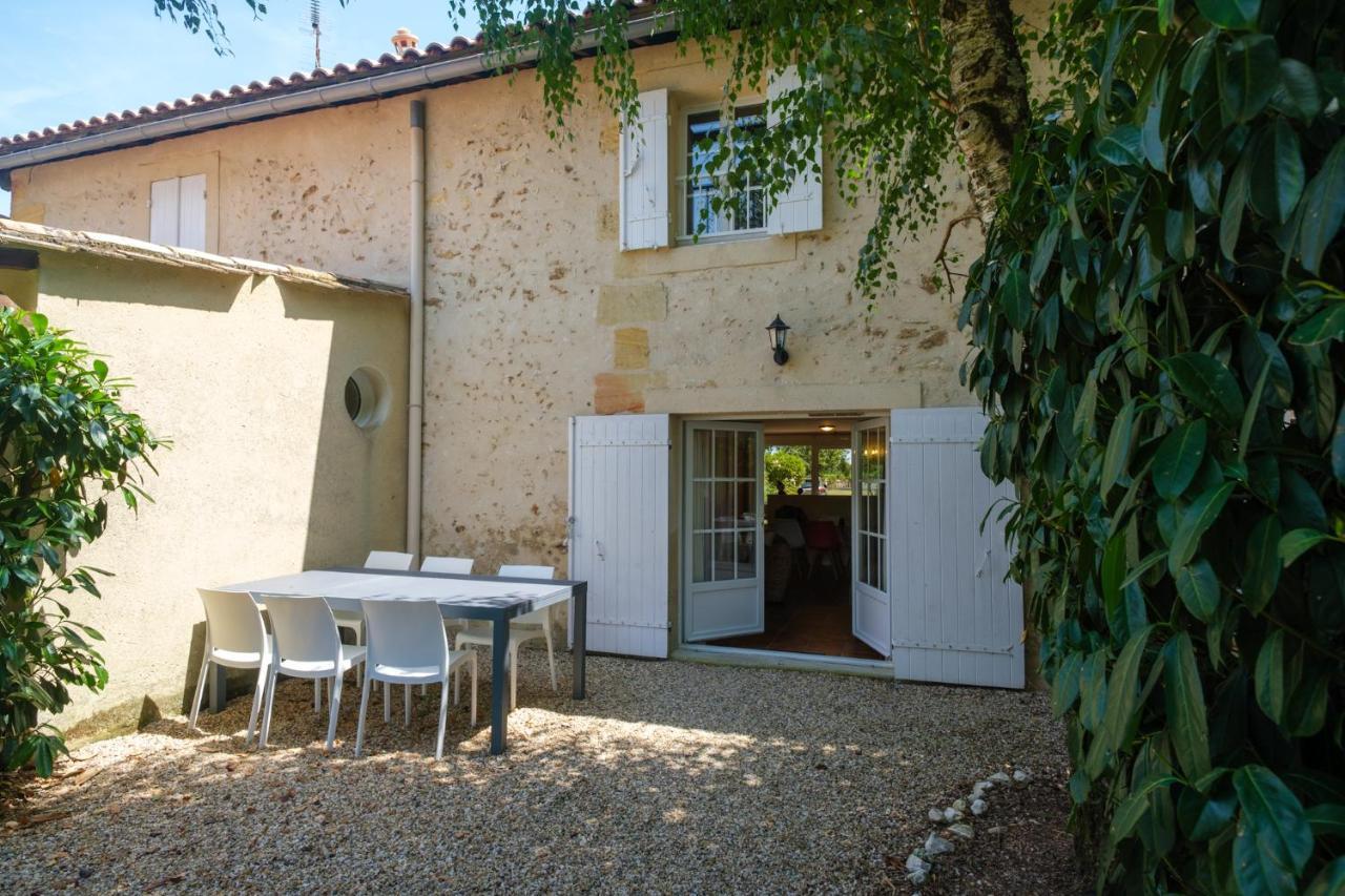 Gites Le Mathelin Lamothe-Montravel Exterior photo